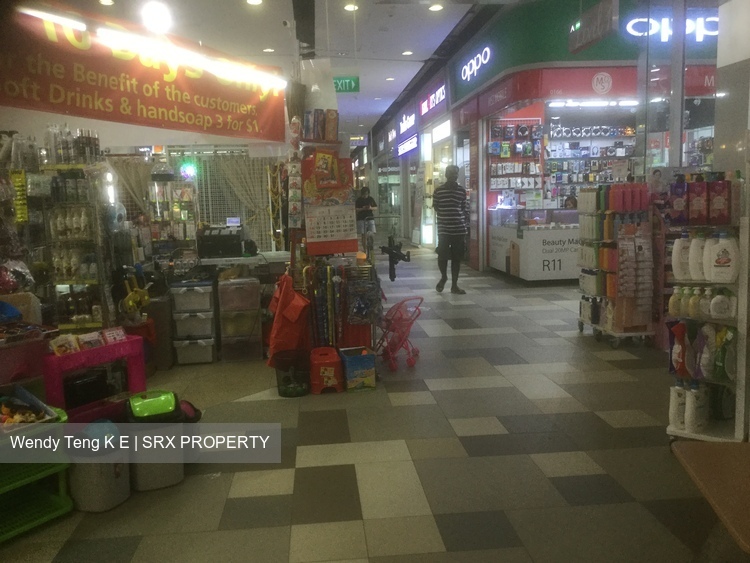 Junction Nine (D27), Retail #372945131